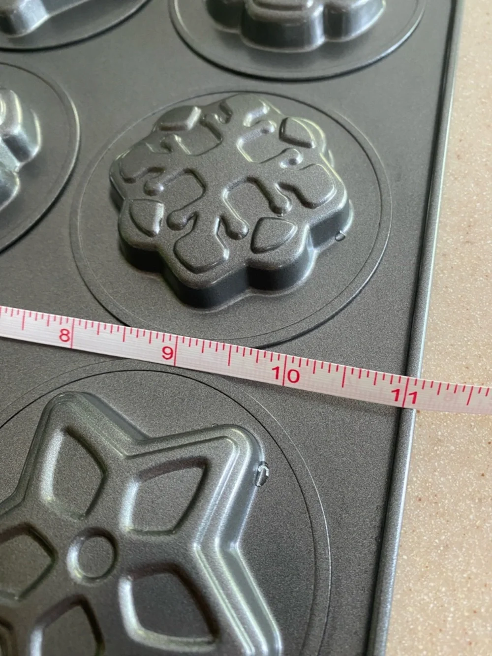 Wilton Gray Nonstick Decorative Holiday Cookie, candy or chocolate Mold Pan